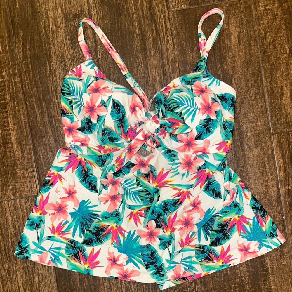 Tropical Floral Tankini Top Knot Front Flowy Swim Top Size Large